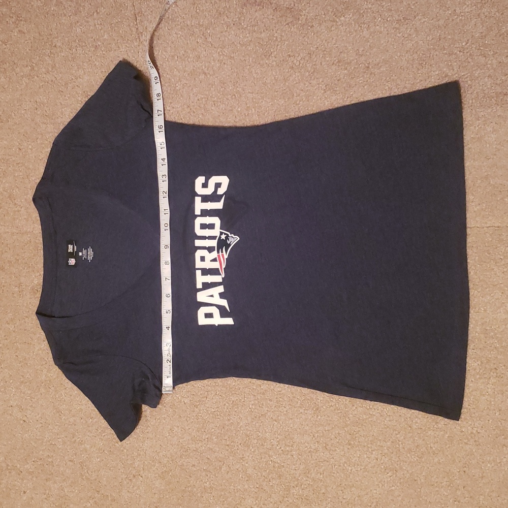 NFL Team Apparel Women's New England Patroits V-neck Short Sleeve Shirt - Picture 7 of 8
